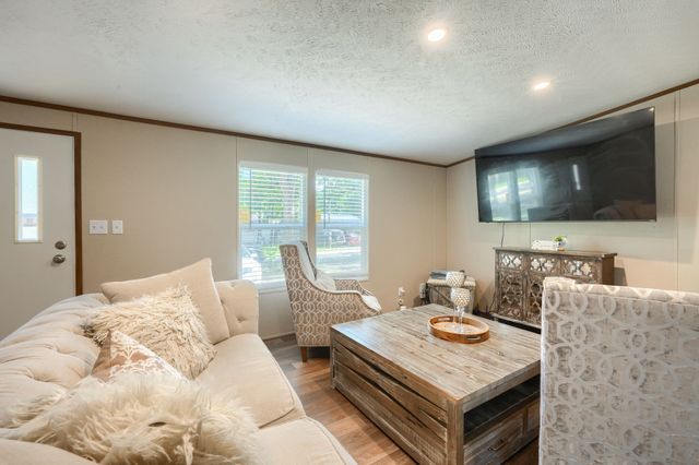 1808 Grady Road, Hawk Cove, TX 75474