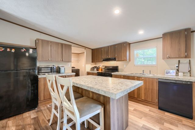 1808 Grady Road, Hawk Cove, TX 75474