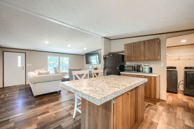 1808 Grady Road, Hawk Cove, TX 75474