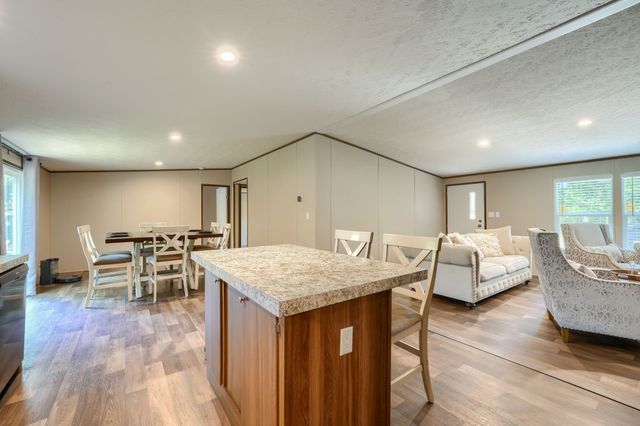 1808 Grady Road, Hawk Cove, TX 75474