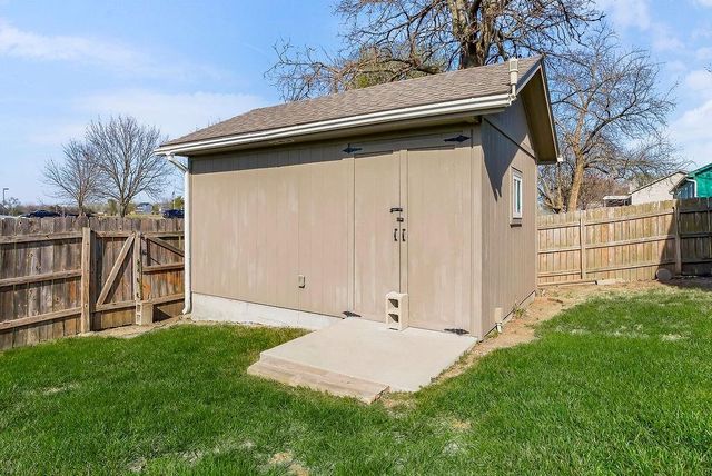 116 E Westhoff Place, Gardner, KS 66030