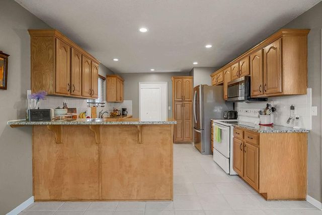 116 E Westhoff Place, Gardner, KS 66030