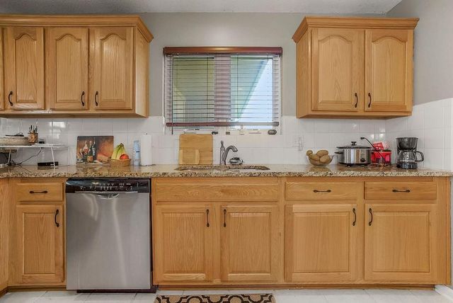 116 E Westhoff Place, Gardner, KS 66030