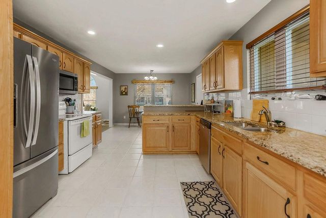 116 E Westhoff Place, Gardner, KS 66030