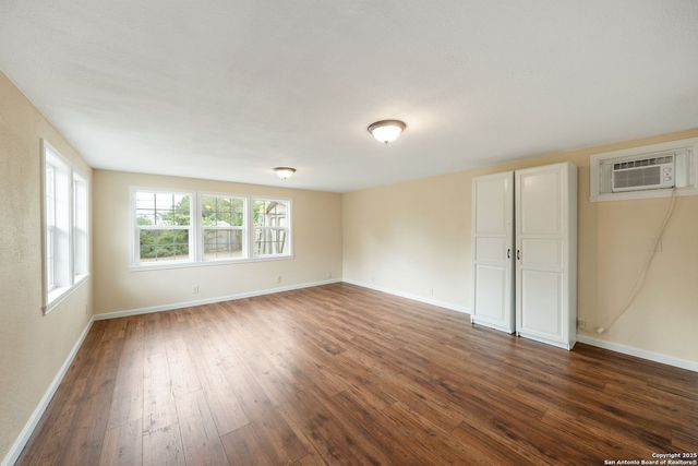 132 Harriett, San Antonio, TX 78216