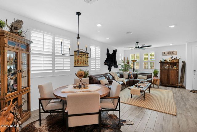 1917 E HAMPTON Lane 111, Gilbert, AZ 85295