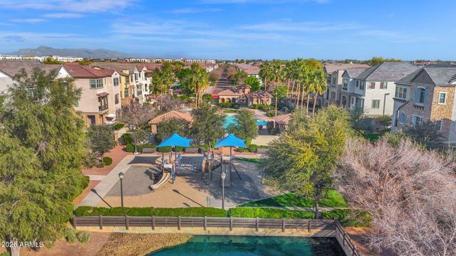 1917 E HAMPTON Lane 111, Gilbert, AZ 85295