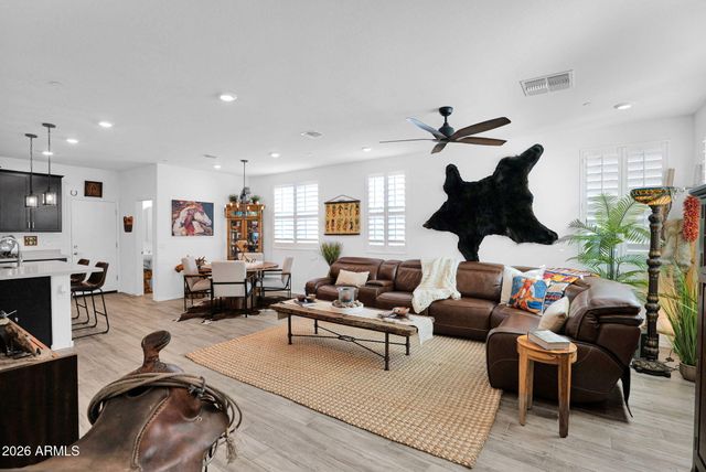 1917 E HAMPTON Lane 111, Gilbert, AZ 85295