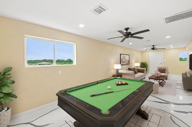 1950 County Road 430, Waelder, TX 78959