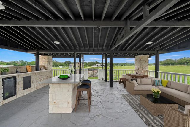 1950 County Road 430, Waelder, TX 78959