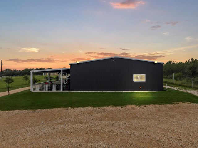 1950 County Road 430, Waelder, TX 78959