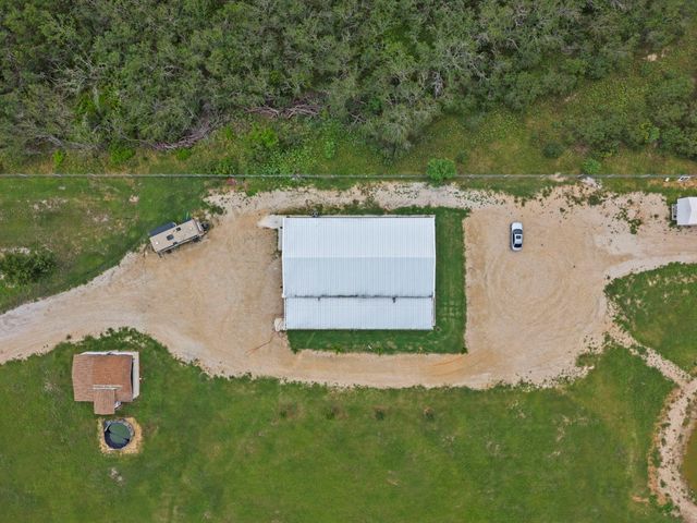 1950 County Road 430, Waelder, TX 78959