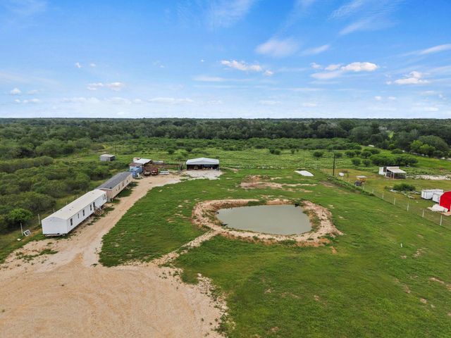 1950 County Road 430, Waelder, TX 78959