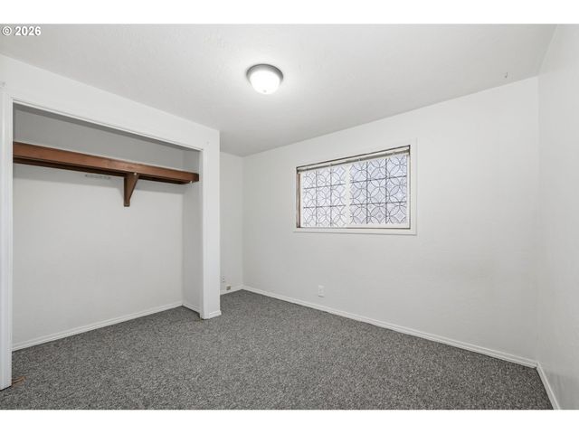 6720 CAMELLIA Ct, Springfield, OR 97478