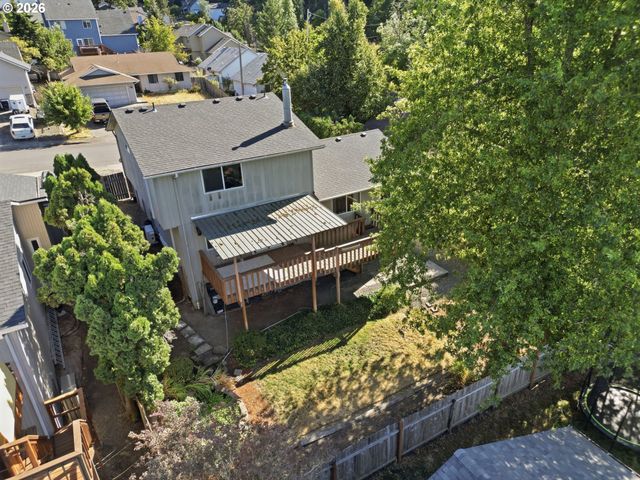 6720 CAMELLIA Ct, Springfield, OR 97478