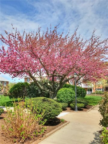 43 Bullocks Point Avenue 4A, East Providence, RI 02915