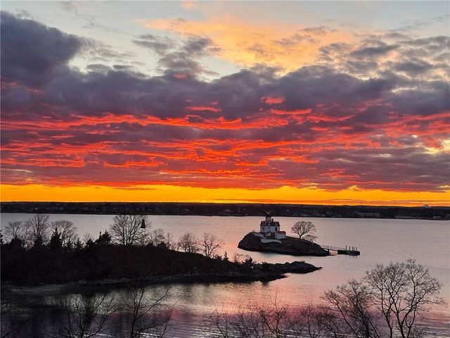 43 Bullocks Point Avenue 4A, East Providence, RI 02915