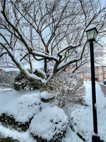 43 Bullocks Point Avenue 4A, East Providence, RI 02915