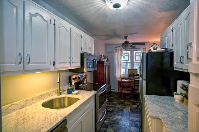 43 Bullocks Point Avenue 4A, East Providence, RI 02915