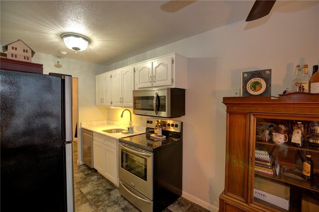 43 Bullocks Point Avenue 4A, East Providence, RI 02915