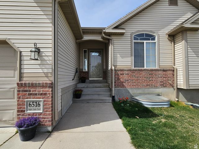 6516 S APPLE CREEK CT, Salt Lake City, UT 84118