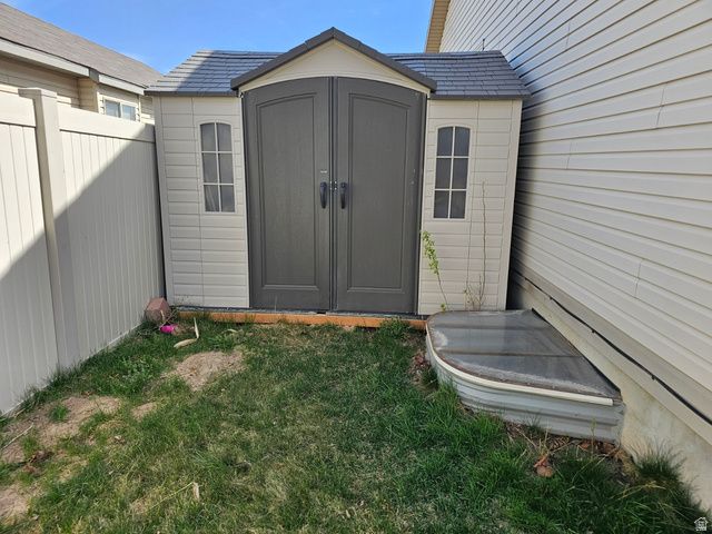 6516 S APPLE CREEK CT, Salt Lake City, UT 84118