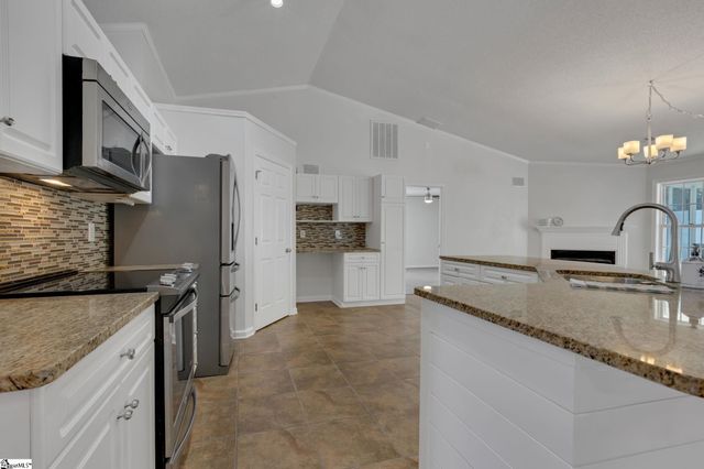 15 Waterthrush Way, Simpsonville, SC 29680