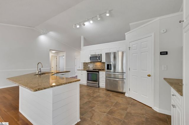 15 Waterthrush Way, Simpsonville, SC 29680