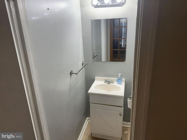 540 PEACOCK DR, Landover, MD 20785