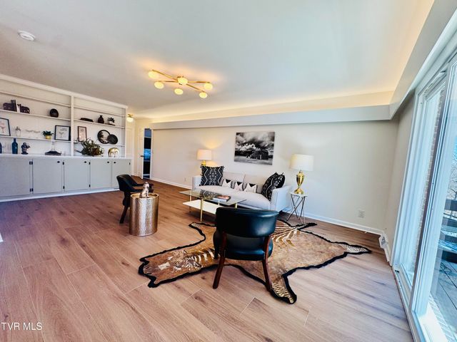 2 Rovan Circle, Johnson City, TN 37601