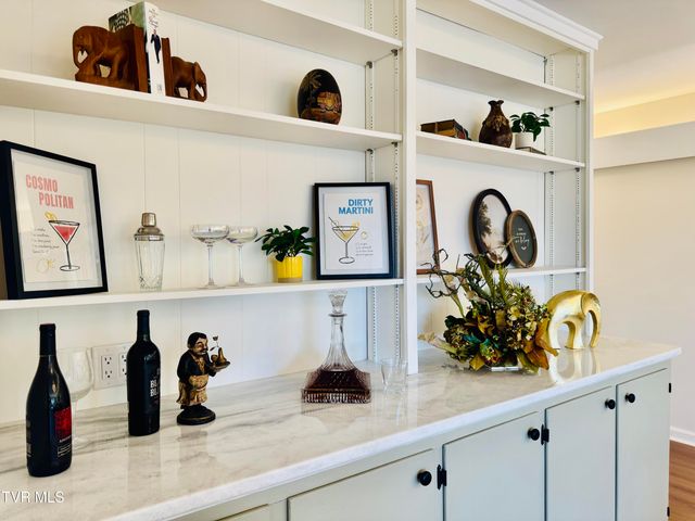 2 Rovan Circle, Johnson City, TN 37601