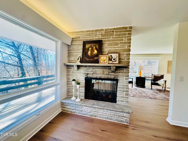 2 Rovan Circle, Johnson City, TN 37601