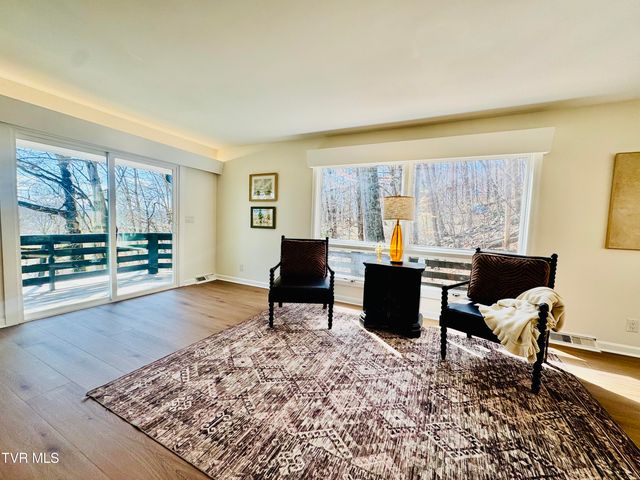 2 Rovan Circle, Johnson City, TN 37601