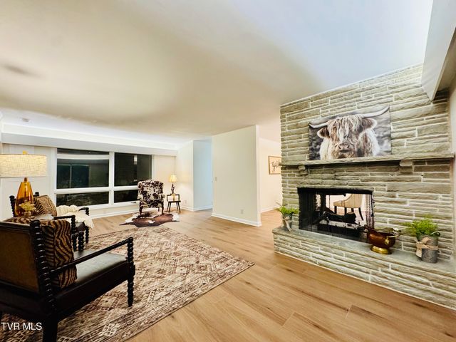 2 Rovan Circle, Johnson City, TN 37601