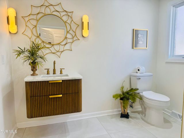 2 Rovan Circle, Johnson City, TN 37601