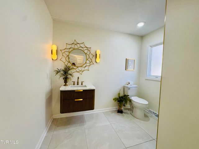 2 Rovan Circle, Johnson City, TN 37601