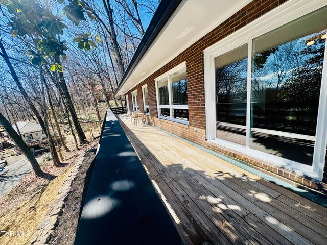 2 Rovan Circle, Johnson City, TN 37601