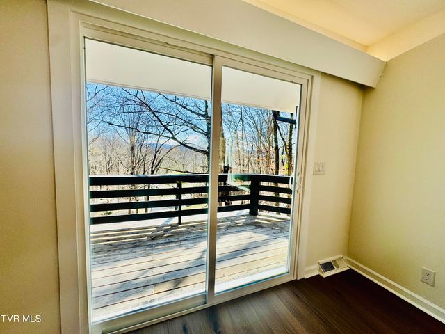 2 Rovan Circle, Johnson City, TN 37601