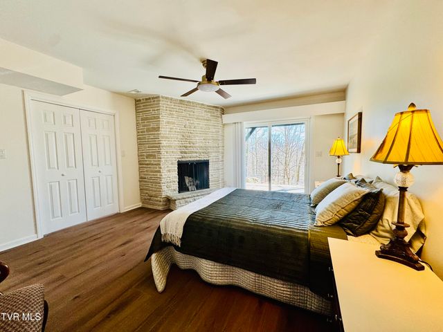 2 Rovan Circle, Johnson City, TN 37601