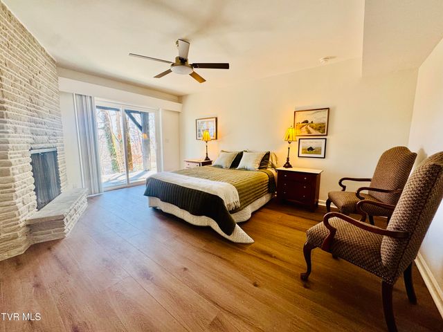 2 Rovan Circle, Johnson City, TN 37601