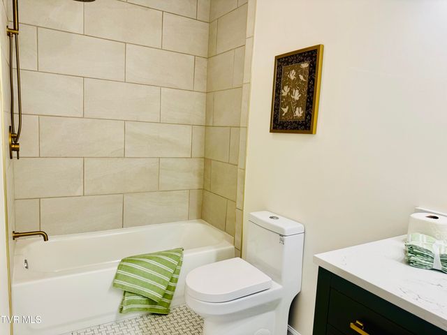 2 Rovan Circle, Johnson City, TN 37601