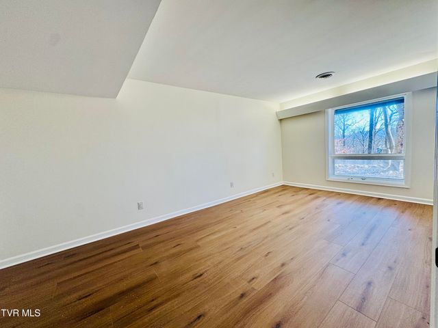 2 Rovan Circle, Johnson City, TN 37601