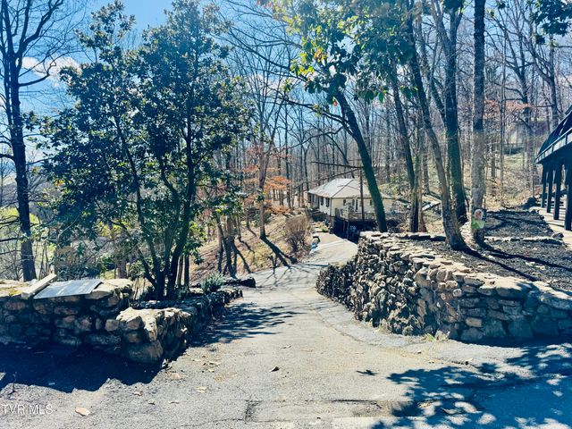 2 Rovan Circle, Johnson City, TN 37601