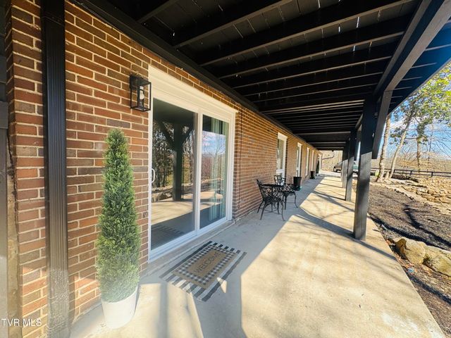 2 Rovan Circle, Johnson City, TN 37601