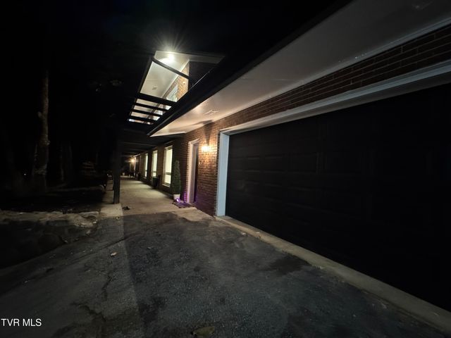 2 Rovan Circle, Johnson City, TN 37601