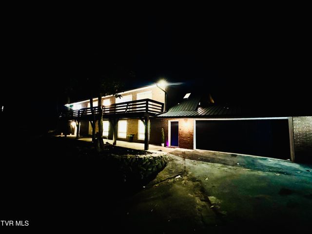 2 Rovan Circle, Johnson City, TN 37601