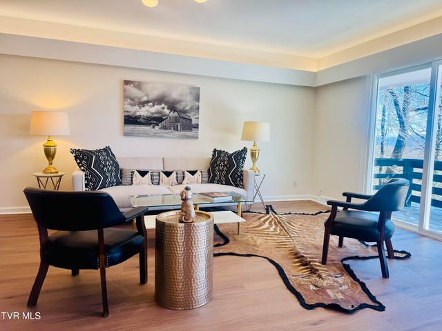 2 Rovan Circle, Johnson City, TN 37601