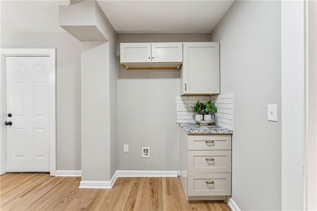 209 E 72nd Terrace, Kansas City, MO 64114