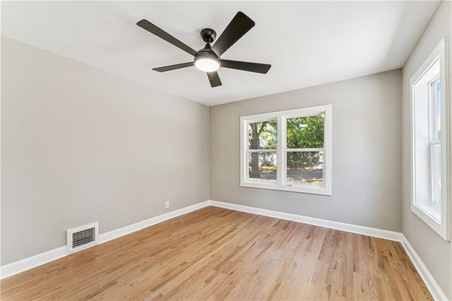 209 E 72nd Terrace, Kansas City, MO 64114