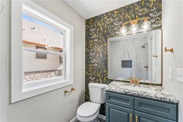 209 E 72nd Terrace, Kansas City, MO 64114